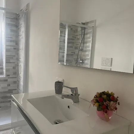 Casa de Férias Nuova Nonna Prassede Con Giardino E Posto Auto Lecco